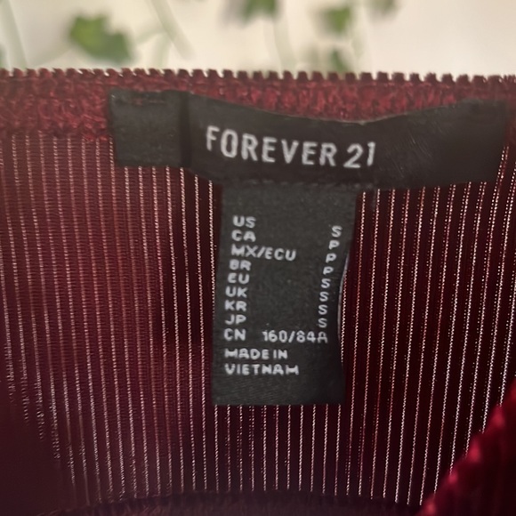 velvet crop top - Picture 3 of 3